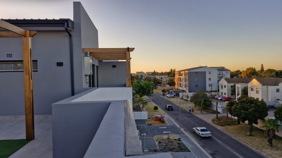 32 Bedroom Property for Sale in Table View Western Cape